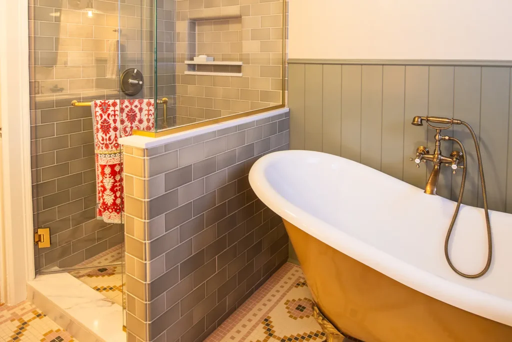 Traditional bathroom renovation style